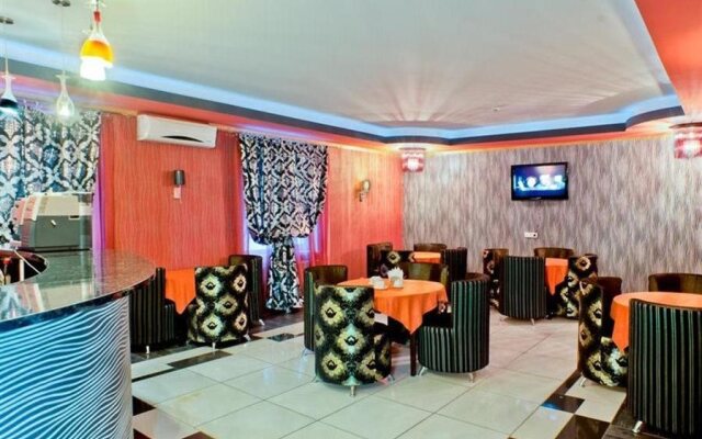 Noy Hotel