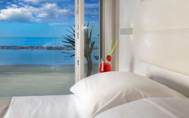 White Suite  Apartments
