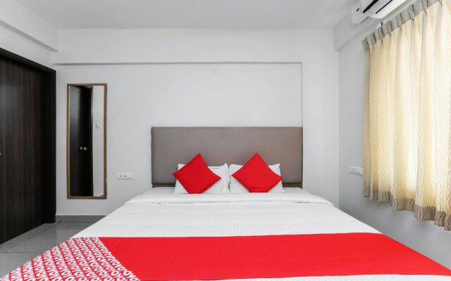 The Red Lotus Premium By OYO Rooms