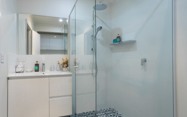 Beautiful Pet Friendly 1BR Cottage With Patio – Bathroom – Perth