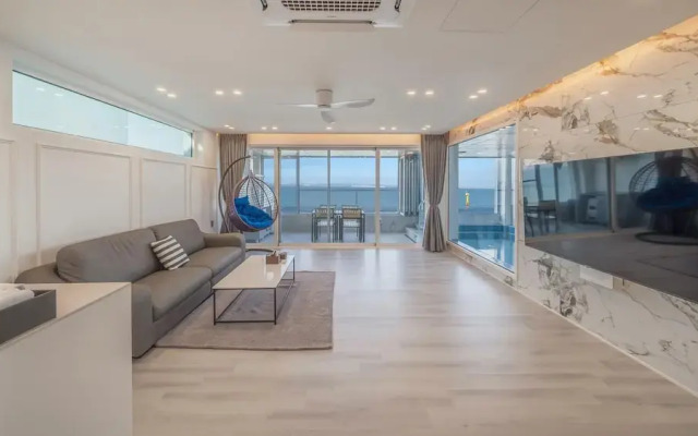 Pohang Etoile Poolvilla