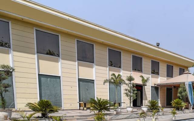 OYO 15418 D'amore Resorts
