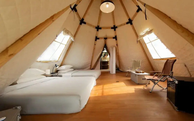 Manjing Banshan Haijing Huayuan Jiudian