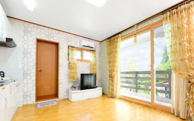 The Tree in the Lake