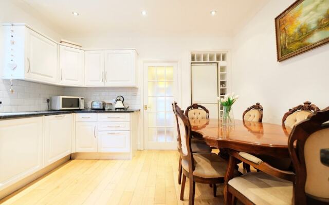 Lovely 1BR Edwardian House For 4 in North London