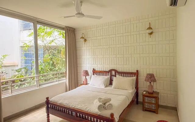 Modern 2BR w Pool Near Candolim and Coco Beach