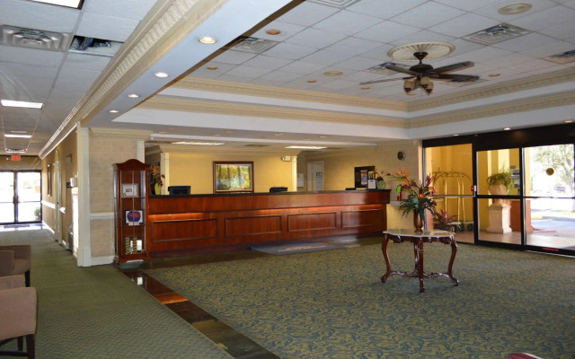 Opal Hotel & Suites
