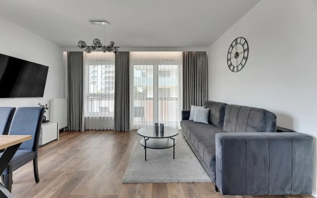Bastion Wałowa City Center & Parking by Downtown Apartments