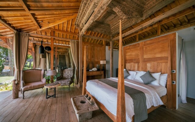 Palatial Wooden Villa, 4br, Lovina