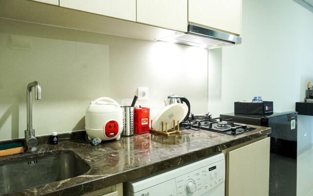 Modern with City View @ Studio Puri Mansion Apartment By Travelio