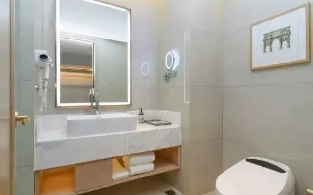 Vienna Hotel (Neijiang Zizhong Branch)