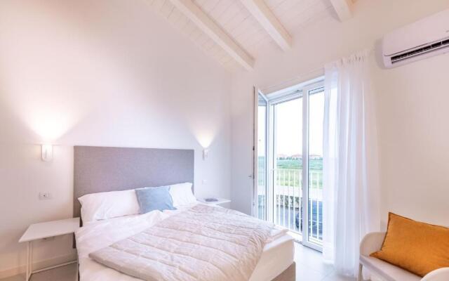 Pareus Beach Resort