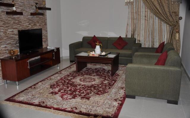 Al Bustan Crown Hotel 2