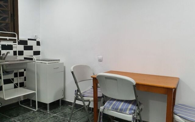 Low Cost Room Plaza de Hierro IV