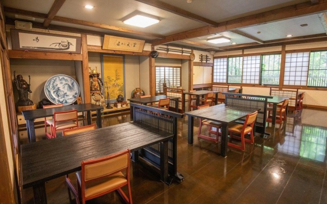 Shirataki Hotel