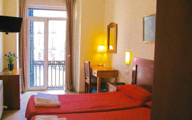 Hostal Tirso Plaza