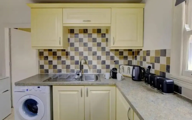 Cozy Leicester Apartment With 2 Bedrooms