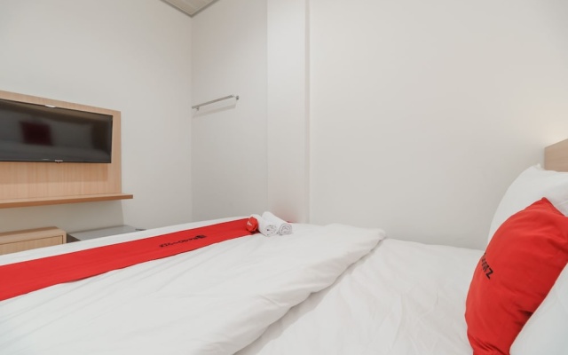 RedDoorz Plus near RS RK Charitas 2 Palembang – Guest Rooms – Palembang