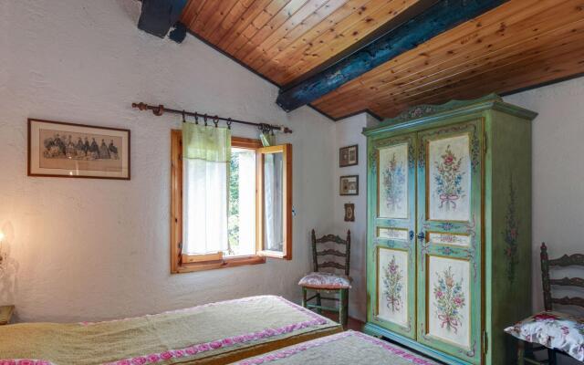 Cozy Detached House, Wide Garden, Wifi