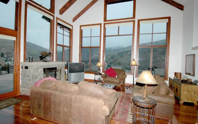 Robason 6 Bedroom Home by RedAwning