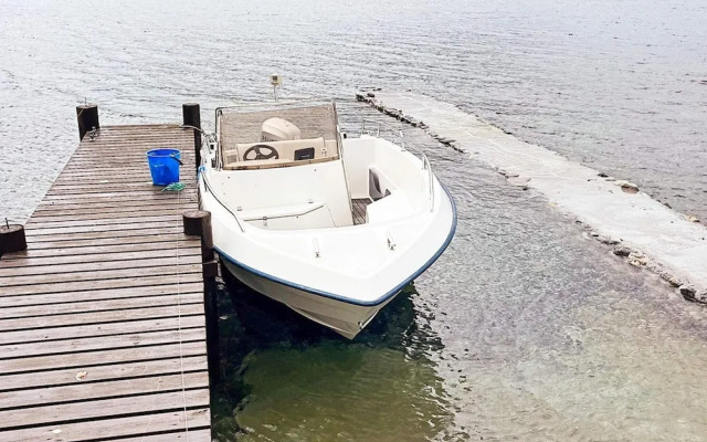 Family Oasis With Lake View-by Traum