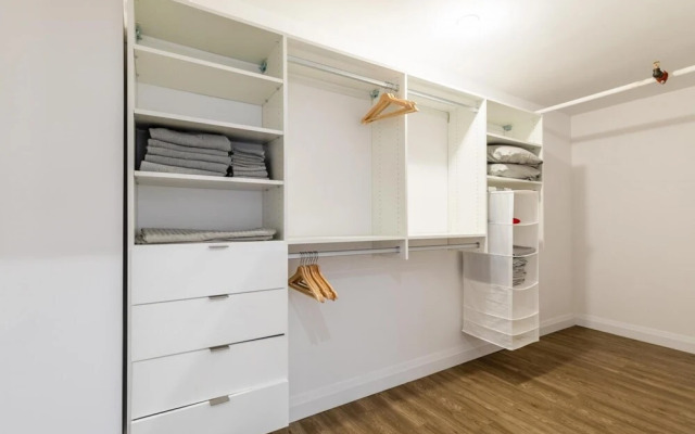 2BR 2storey Loft Free Parking Gym 3