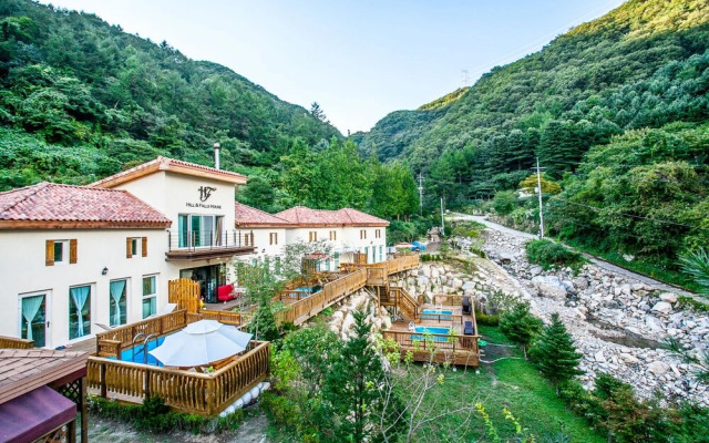 Hill & Falls House