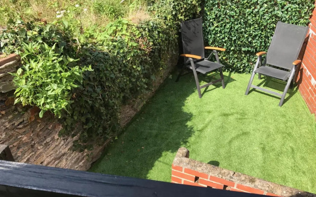5, Sandleigh Apartment