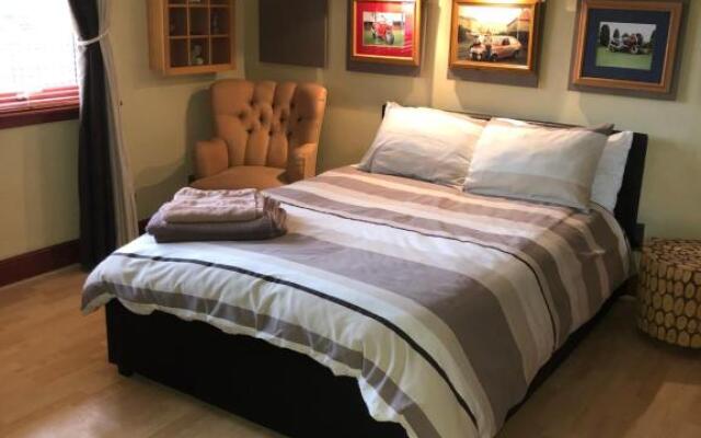 Tranquil accommodation in a great location.