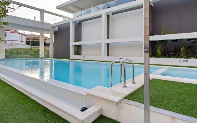 Lively Apartment in Calpe With Swimming Pool