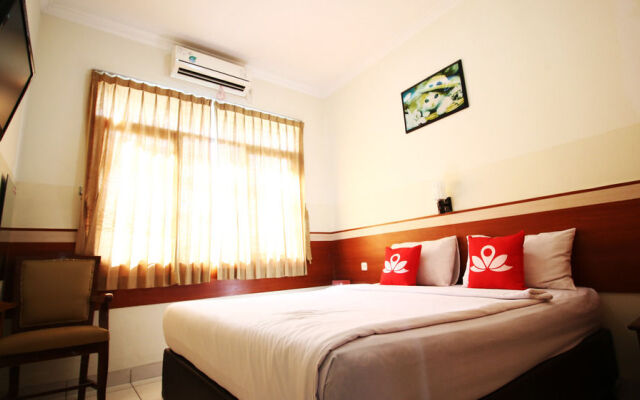 ZEN Rooms Near Airport Wastukencana