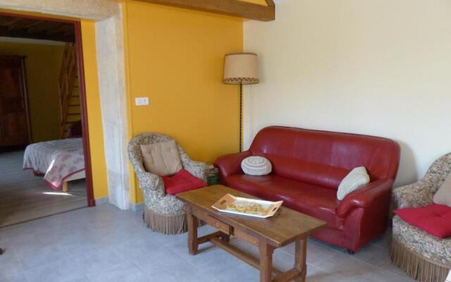 Gîte Dompierre-sur-Besbre, 4 pièces, 6 personnes - FR-1-489-51