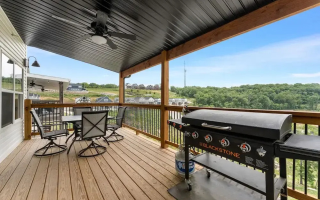 Escape Peak 5 Bedroom Home by Redawning
