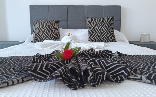 Larvella Estia Luxury Suites