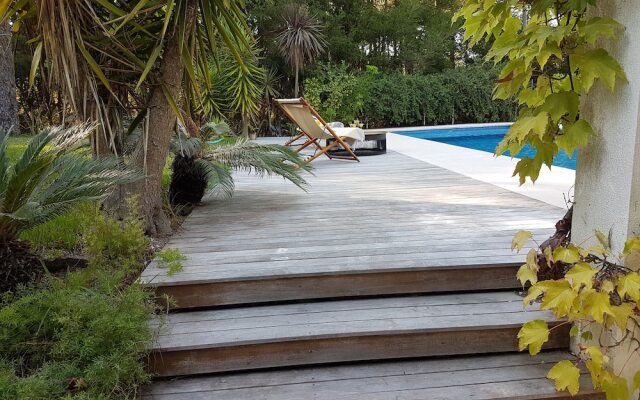 Aroeira Paradise Villa by Host-Point