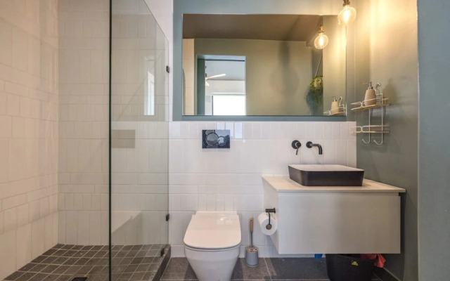 Beautiful 1 Bedroom Apartment in Cape Town