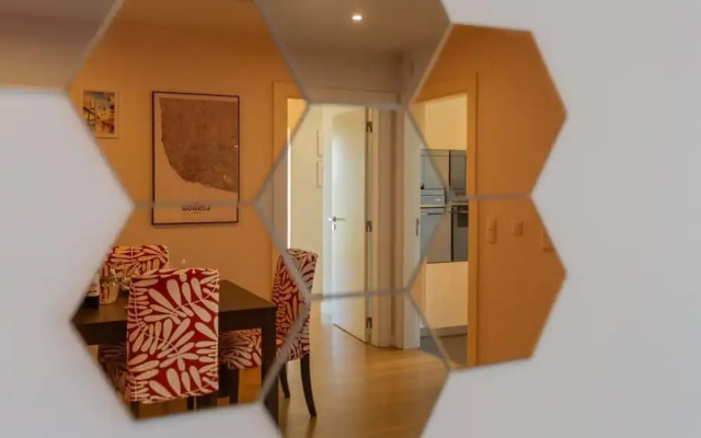 Spacious Lisbon Haven w Lift Garage