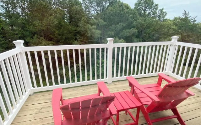 Canal Landing Court 36