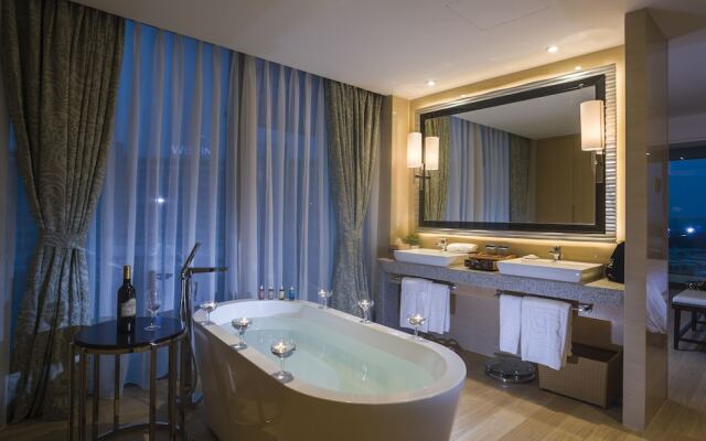 Hainan Greentown Blue Bay Resort，