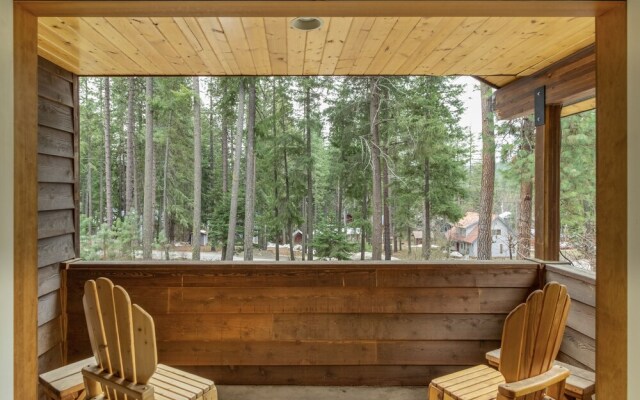 Just Plain Getaway 3 Bedroom Home by NW Comfy Cabins by RedAwning