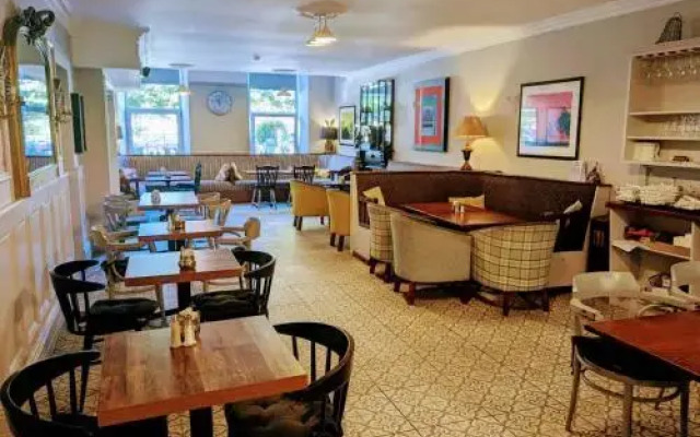 Emmet Hotel