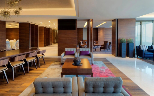 Hyatt Regency Dubai & The Galleria Residence