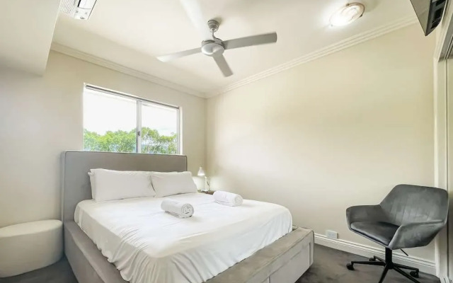 Wentworth Trinity Links