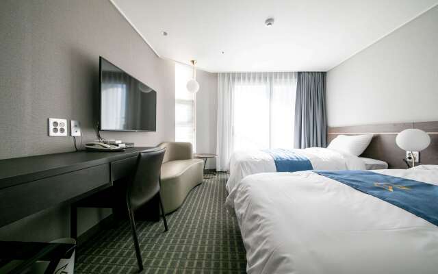 Golden Tulip Essential Namgang