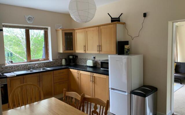 Secluded hilltop hideaway!