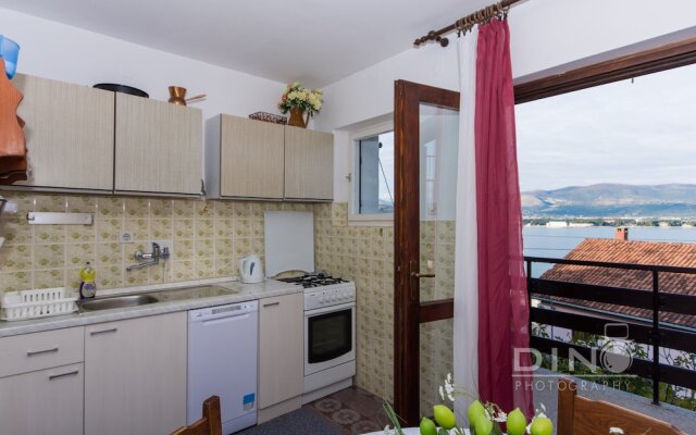 A2 Large apt With the big Terrace & Great sea View