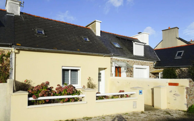 Terraced House With Garden and sea View, Paimpol