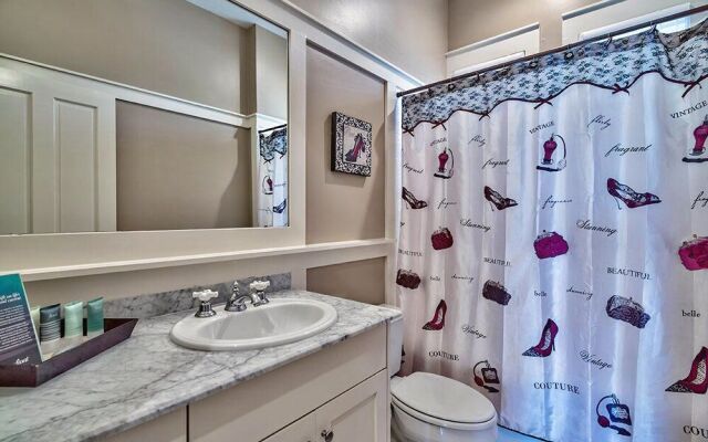 Bella Vizio by RedAwning