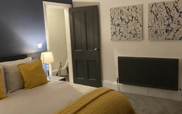 Refurbished 3 Bed House in Manchester