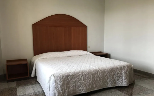 Lopburi Residence 2 And Resort